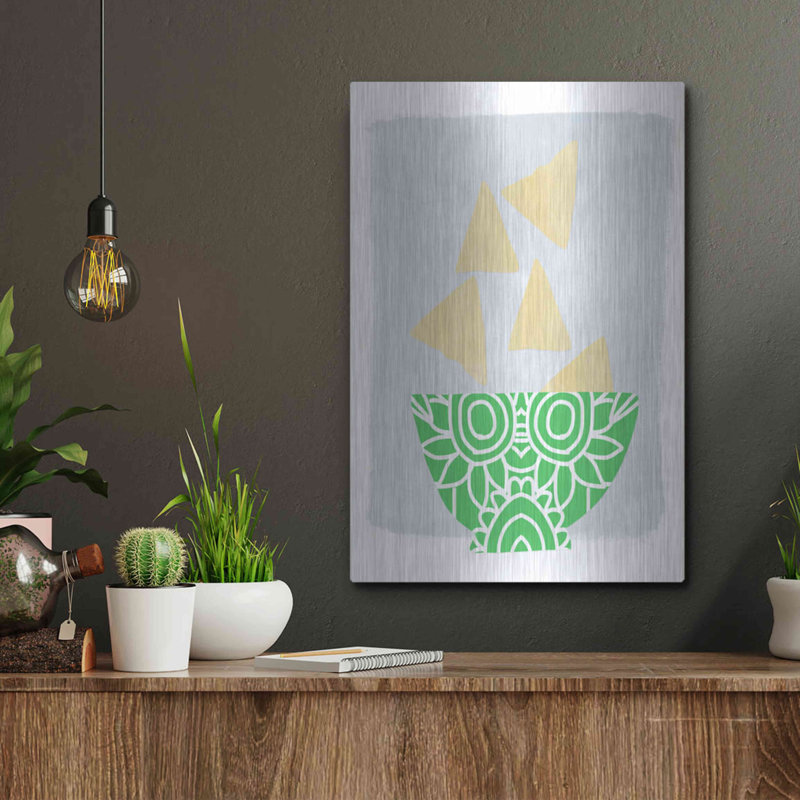 «Bowl Of Chips» par Linda Woods, H 16 po x l 12 po