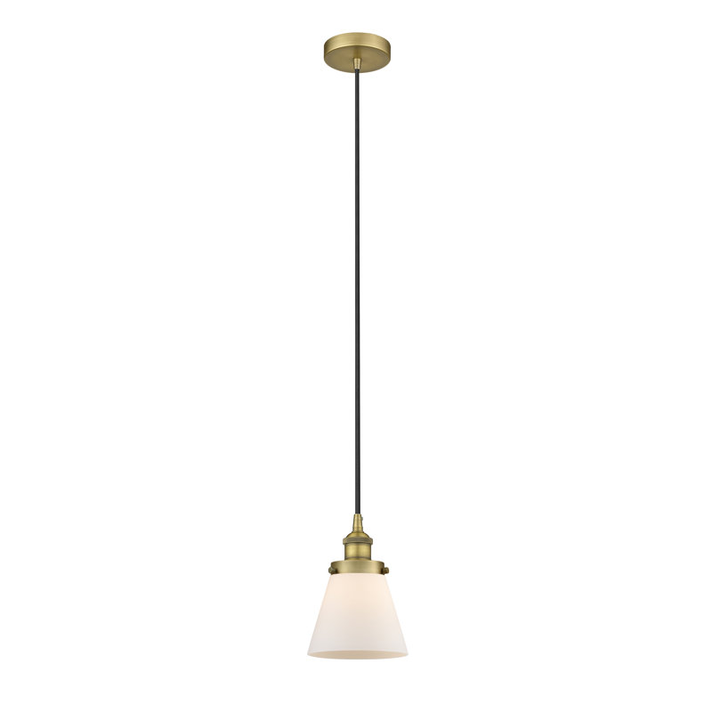 Mini-luminaire suspendu 1 lumière Cone, Blanc, H 9,5 po x l 6,25 po x P 6,25 po, Laiton brossé