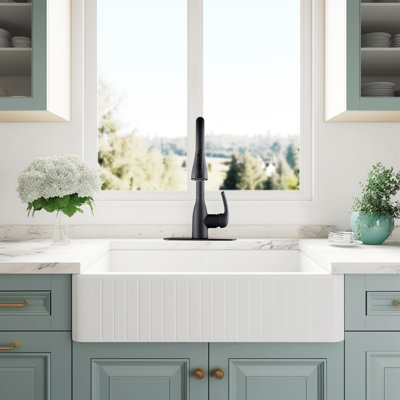 Robinet de cuisine rétractable à poignée simple avec accessoires