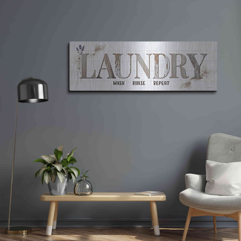 «Laundry» par Susie Boyer, art mural en métal, H 16 po x l 48 po