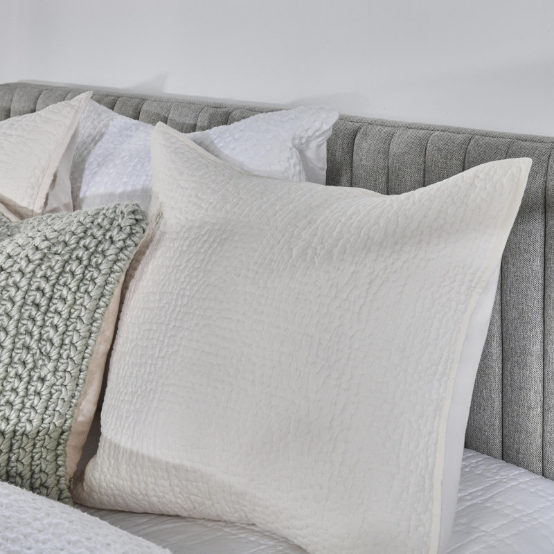 Danica Sham, Euro, Bone
