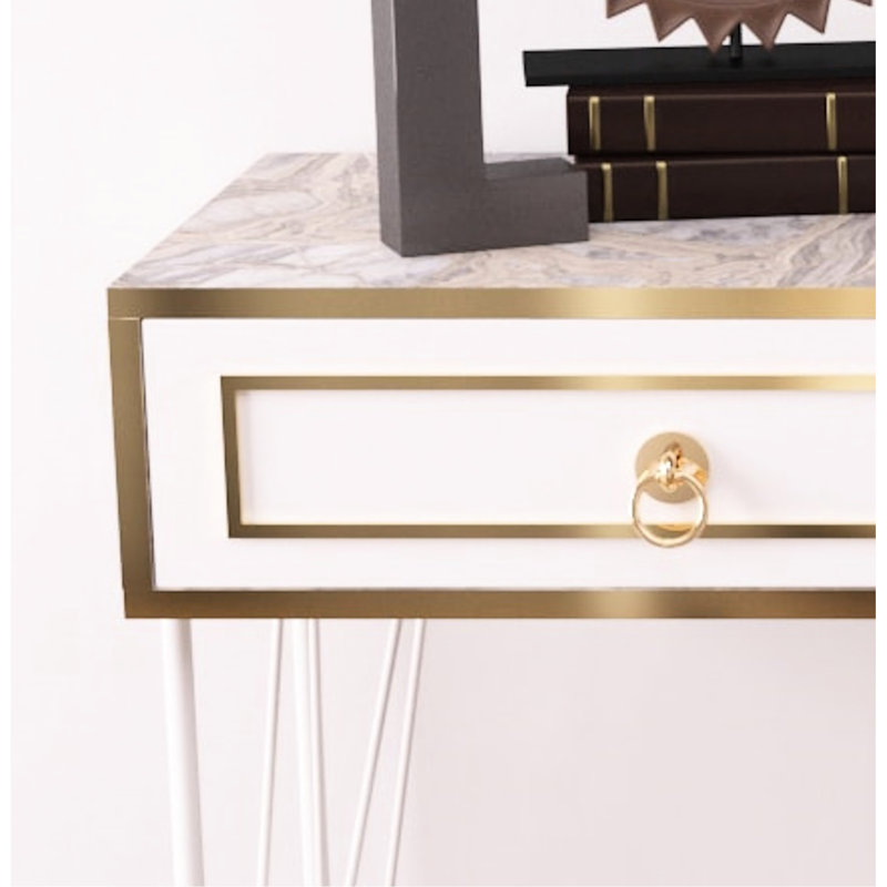 Console blanche avec base en bois et pieds en métal, P 47,72 po x l 13,64 po, H 35,96 po en pieds et base, profondeur 47 po, largeur 14 po, hauteur 35 po