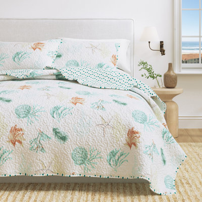 Stripes & Seashells Microfiber Reversible Quilt Set With Shams