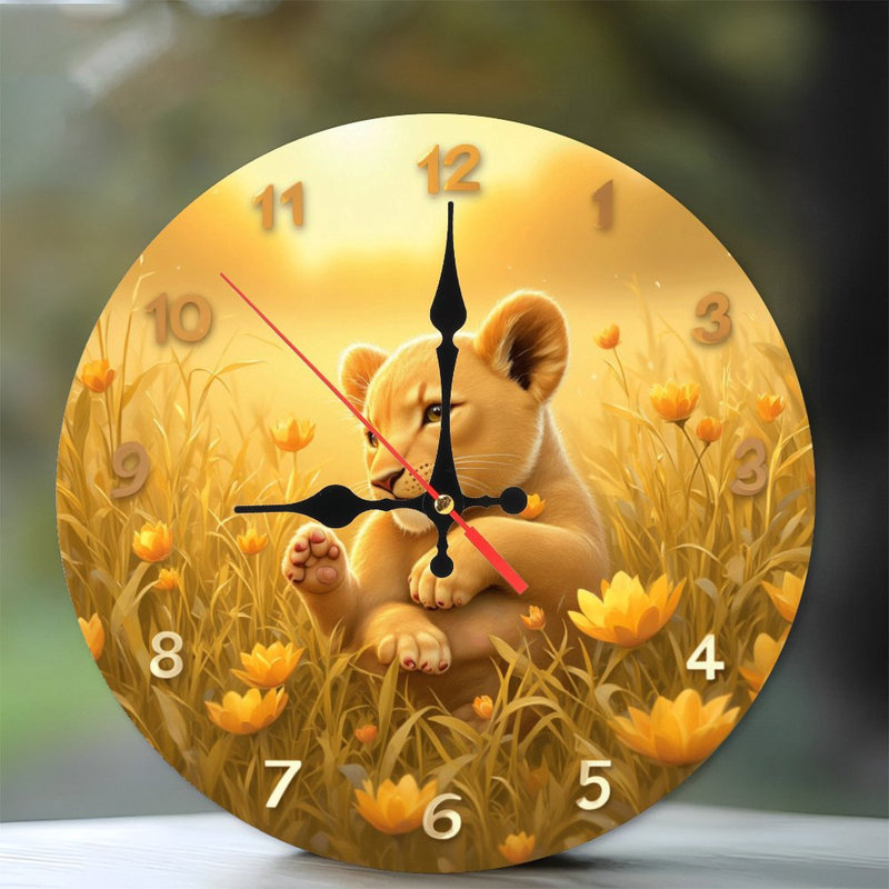 jolie conception d'horloge de lionceaux