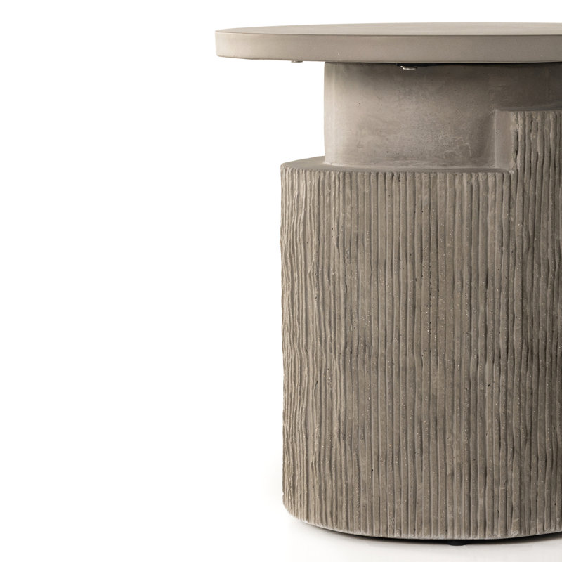Huron Outdoor Round, 20" W x 20" L x 21" H