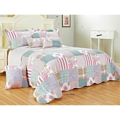 Hargimont Luxury Bedspread