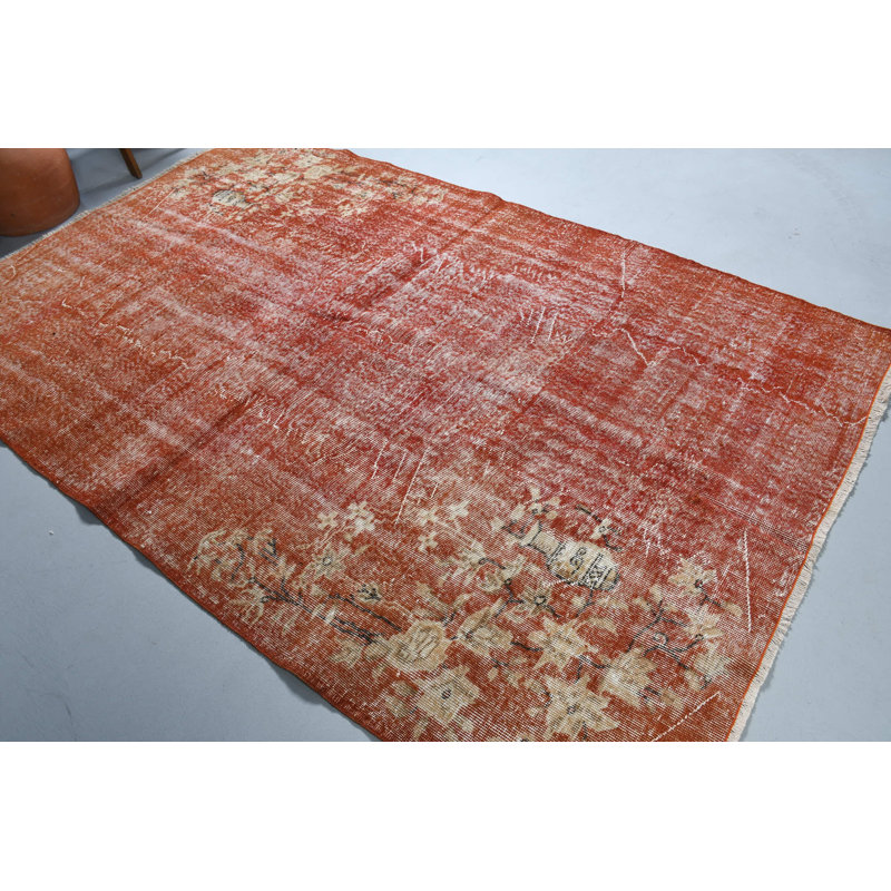 Authentique tapis turc rétro à motif floral idéal pour rehausser l'apparence de votre espace de vie ou de votre chambre à coucher