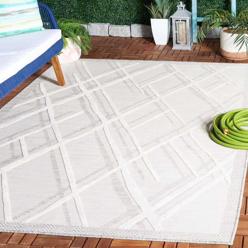 Kenenth Performance Geometric Indoor/Outdoor Area Rug, Rectangle 5'1" x 7'6"