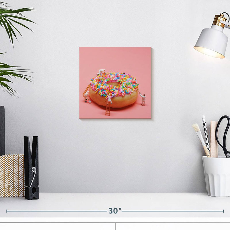 Yarlin Doughnut Construction, 10" H x 10" W