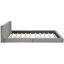 Grand lit plateforme moderne en velours gris avec espace de couchage stable et solide-372444399
