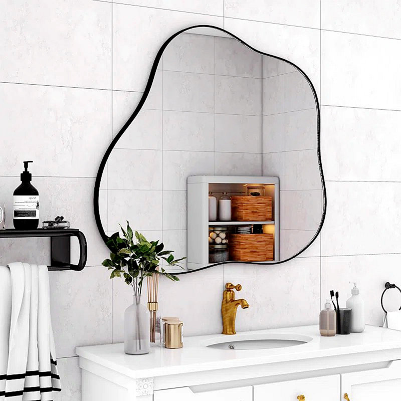 Miroir d'appoint mural irrégulier