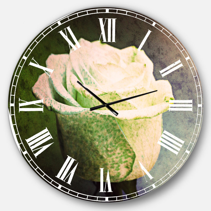 Magnifique rose peinte en blanc - Horloge murale traditionnelle, Surdimensionné