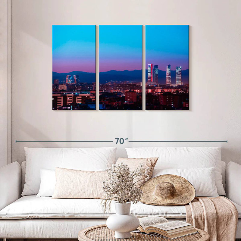 Horizon Cuatro Torres de Madrid, H 28 po x l 45 po
