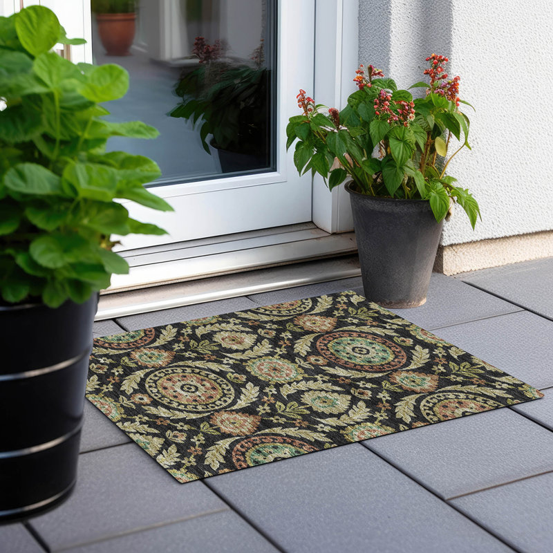 Mahaney Floral Indoor Rug, Rectangle 1'8" x 2'6"