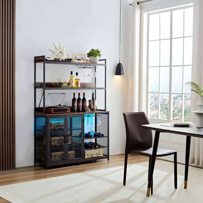 Armoire avec prise de courant, bande DEL et support en verre
