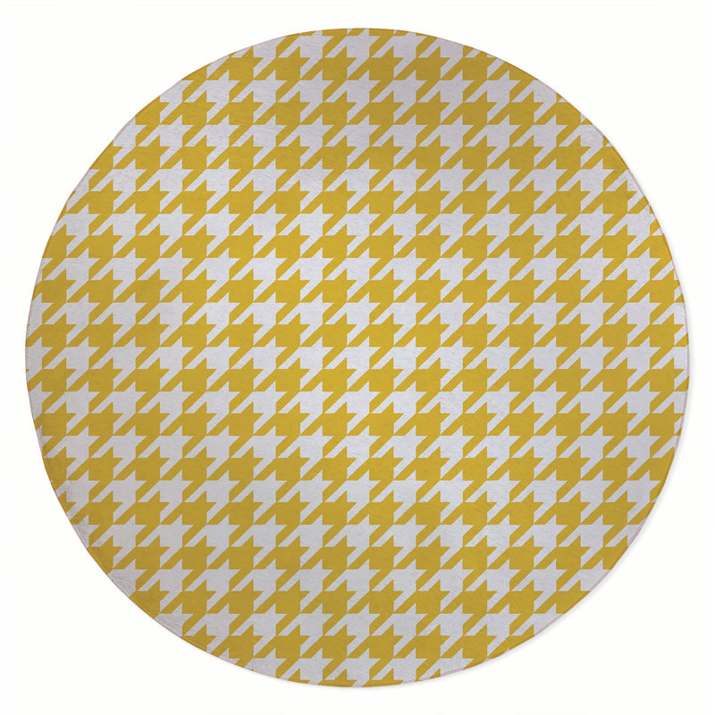 Send in the Hounds Outdoor Rug, Round 5'