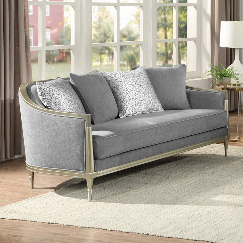 Canapé deux places de 181 cm de large avec 4 coussins, en chenille grise et champagne