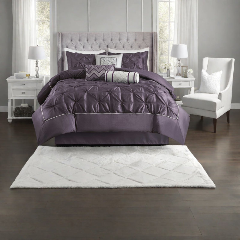 Ensemble de literie touffeté Elegant Plum, 7 pièces en polyester confort, sophistication de chambre à coucher