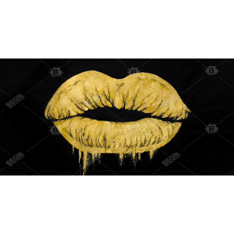 Golden lips - 15.75"x31.50" Desk mat