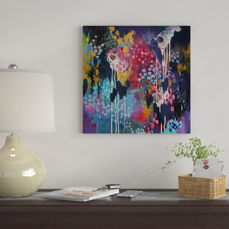 «Blue Velvet» par Stephanie Corfee, impression sur toile, H 24 po x l 24 po x P 1 po, Papier d'art encadré noir, Blanc