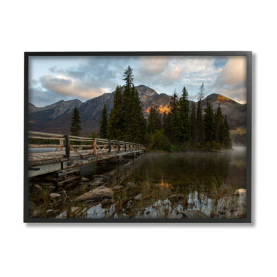 «Forest Bridge», photographie encadrée sur bois par Daniel Sproul