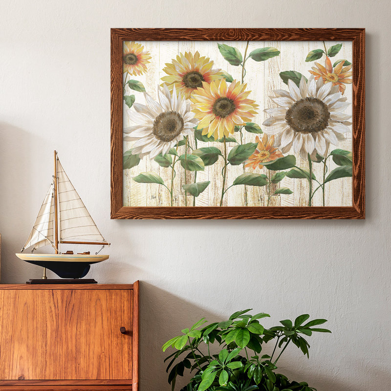 Sunflower Surprise- Rustic Framed Gallery Wrapped Canvas, Érable, H 22 po x l 32 po x P 1,5 po