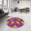 Tapis rose/jaune tissé à la machine-1706107538