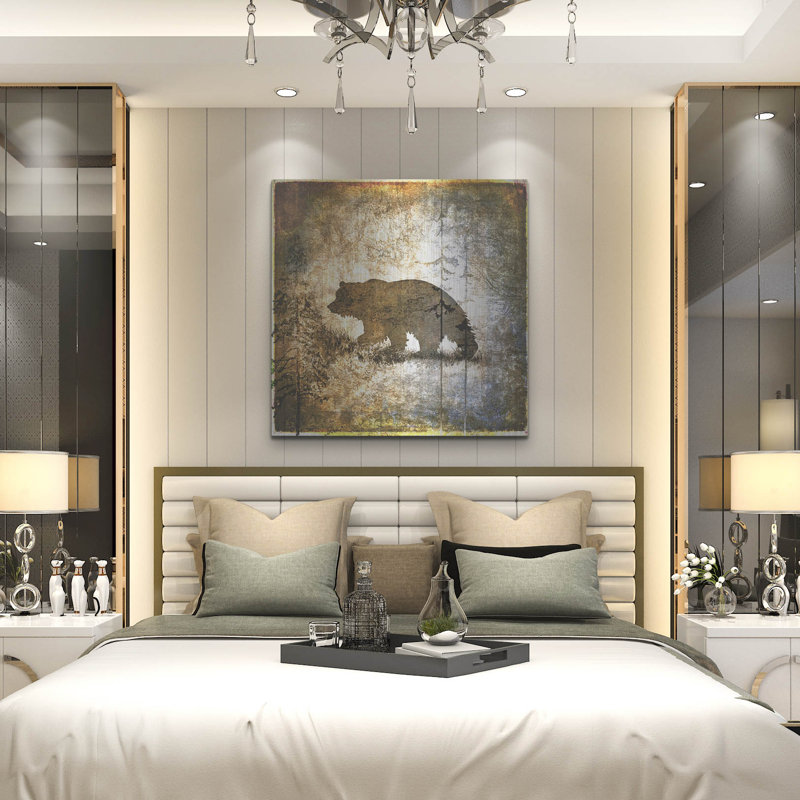«High Country Bear» par Lightbox Journal, H 36 po x l 36 po