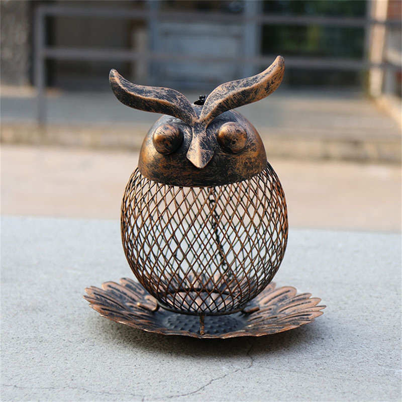 Mangeoire d'oiseaux avec trous pour oiseaux