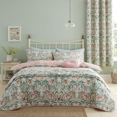 Borrero Polyester Floral Duvet Cover Set with Pillowcases Included