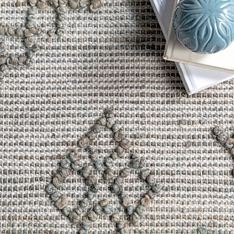 Geometric Hand Hooked Jute/Cotton Light Gray/Ivory Area Rug, Rectangle 4' x 6'