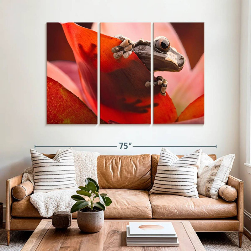 Brampt Amazon Tree Frog, 42" H x 65" W