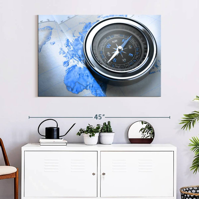 Modern compass Aletra, H 26 po x l 39 po