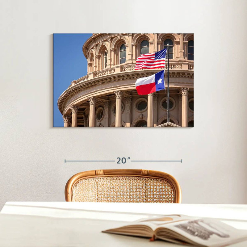 Drapeaux de Nicci au Texas Capitol, H 16 po x l 24 po