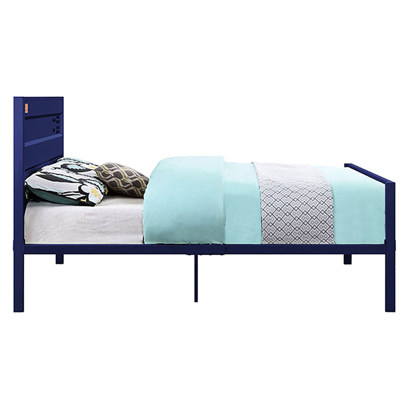 Lit double contemporain en métal de style industriel contemporain sans sommier pour chambre à coucher avec une esthétique industrielle