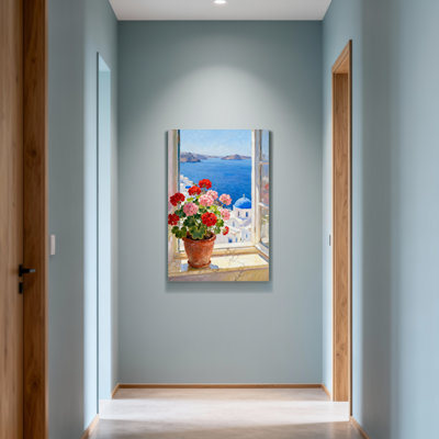 Vue de la fenêtre de plantes et de fleurs avec fleurs et mer