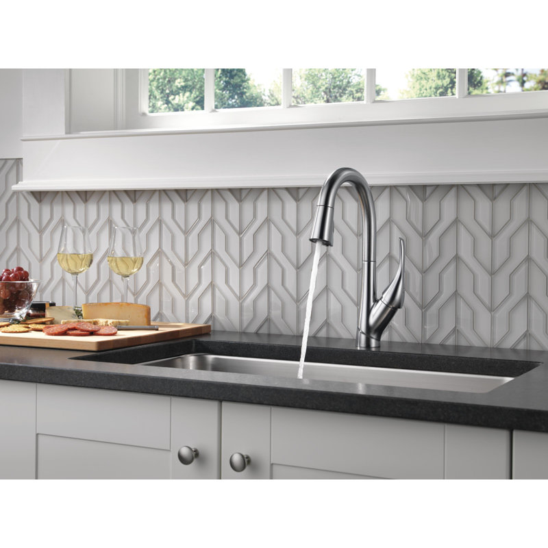 Esque Pull Down Single Handle Kitchen Faucet, Arctic Stainless