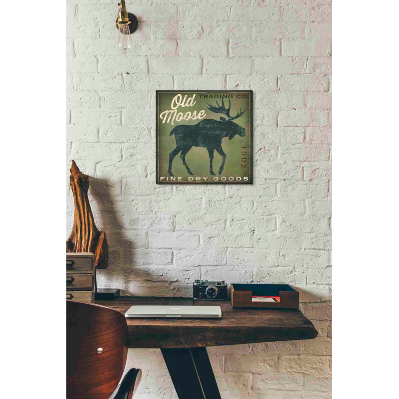 «Old Moose Trading Co. - green» par Ryan Fowler, art mural sur toile, H 12 po x l 12 po x P 0,75 po