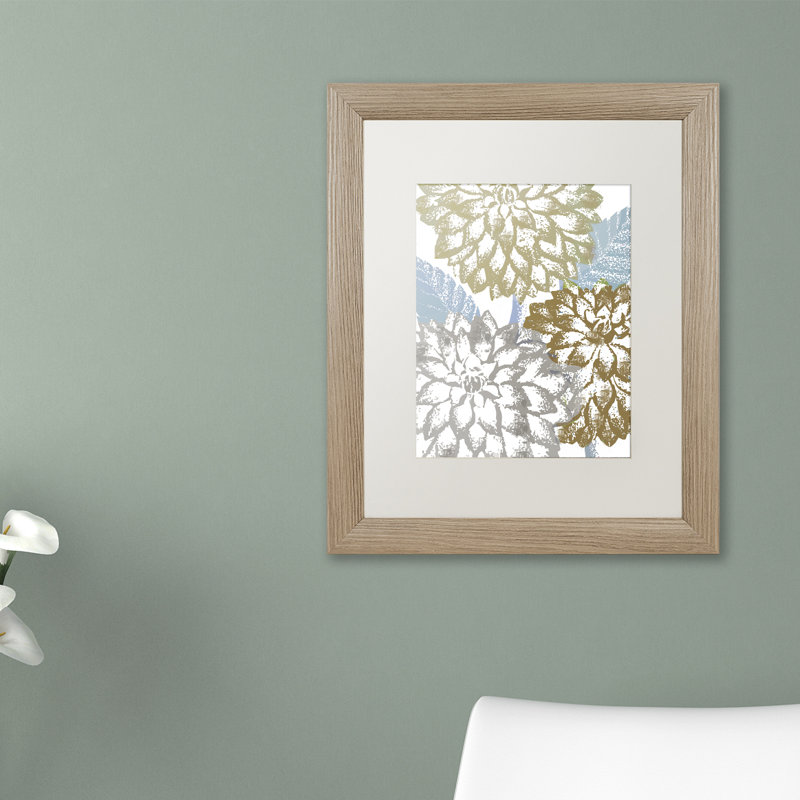 «Jadaya Sea Dahlias II» par Color Bakery, impression encadrée, H 14 po x l 11 po x P 0,5 po, Blanc, Cadre argenté