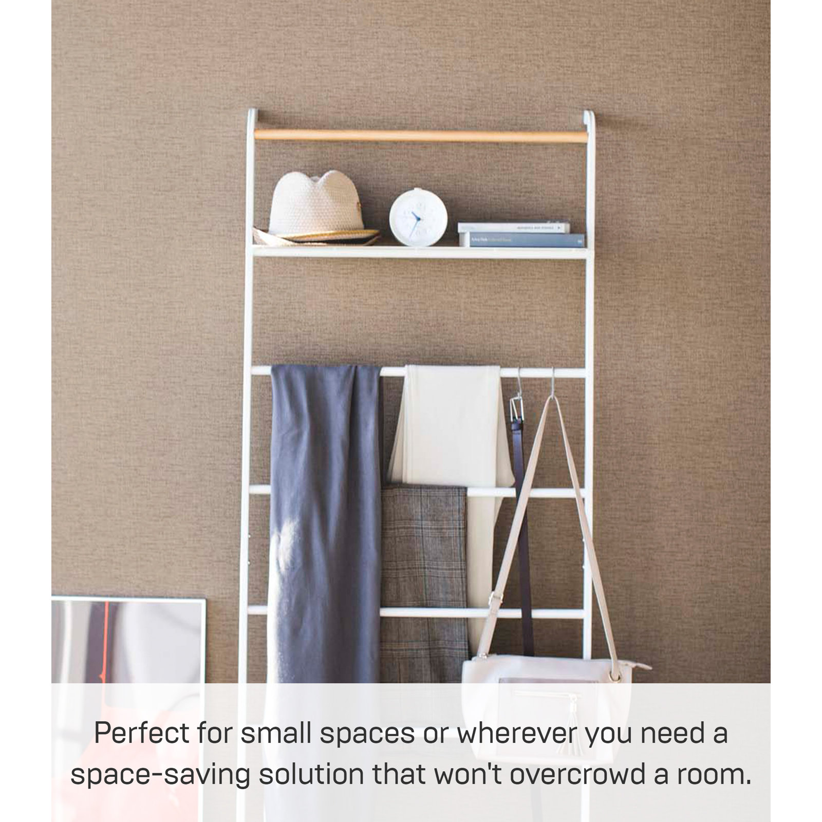 Leaning Blanket Ladder with Shelf, White