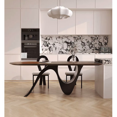 Table de salle à manger en bois massif avec pieds de table créatifs de style médiéval
