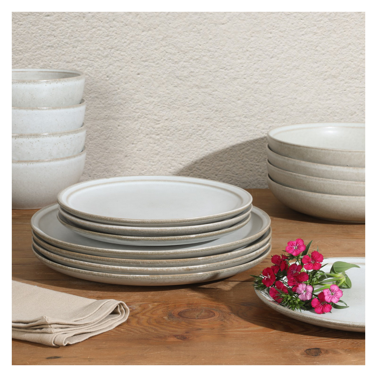 Gibson Elite Beckett Stoneware Reactive Glaze 16 Piece Plates and Bowls Dinnerware Set, White