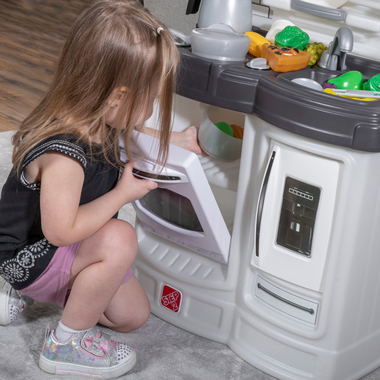 Step2 Quaint Kitchen Playset, White