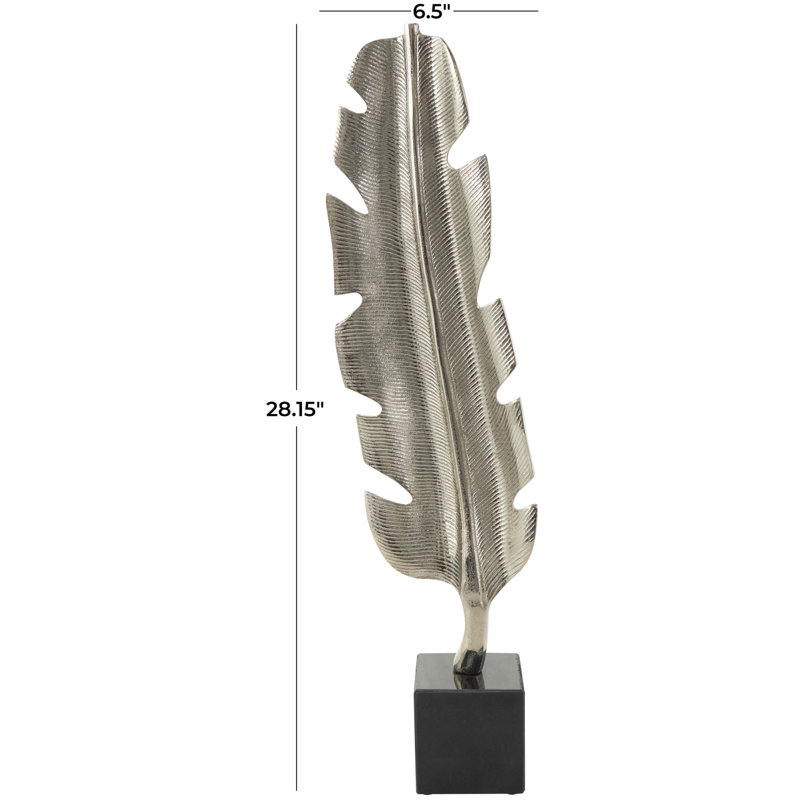 Sculpture Latricia, Argent, H 32,9 po x l 7,7 po x P 4,35 po