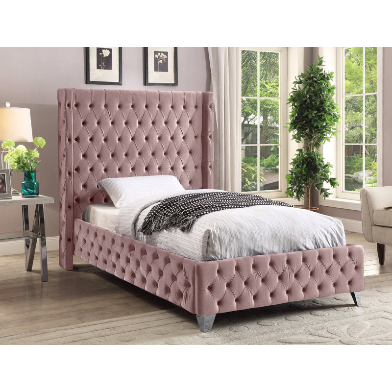 Dymonique Velvet Bed, Full, Pink Velvet
