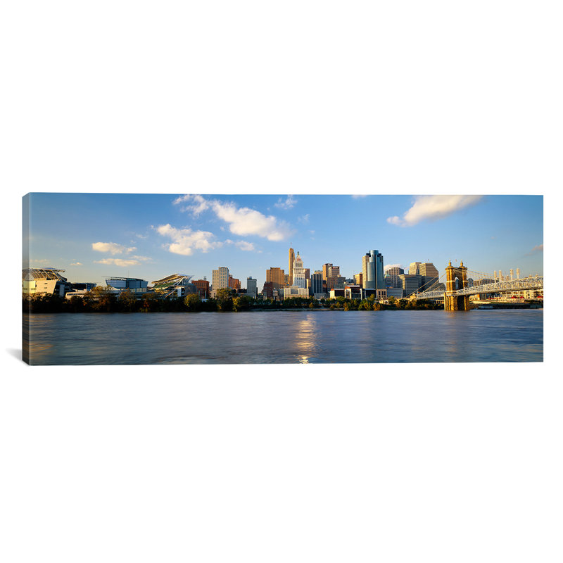 «Buildings at the Waterfront, Ohio River, Cincinnati, Ohio», reproduction de photo sur toile, H 20 po x l 60 po x P 1,5 po