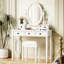 Coiffeuse blanche avec miroir réglable, 5 tiroirs de rangement et tabouret confortable, miroir d'angle de table de maquillage en bois de style rétro, coiffeuse de chambre à coucher, matériau en bois d'hévéa