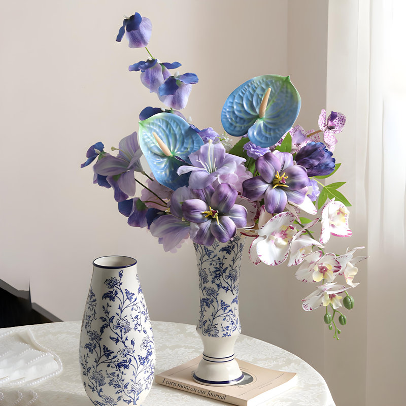 Ornements de fleurs simulées