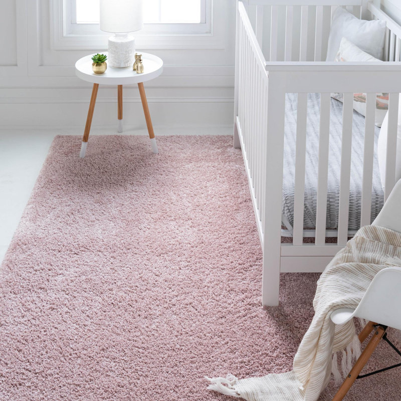 Tapis rose en polypropylène tissé à la machine à poils longs Fragos, Rectangle 7 pi x 10 pi