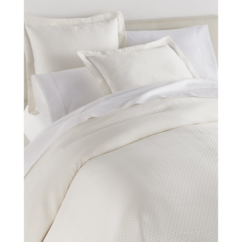 Ivory Organic Cotton Queen Coverlet with Diamond Pattern